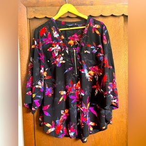Torrid 2 Floral Blouse with Zipper